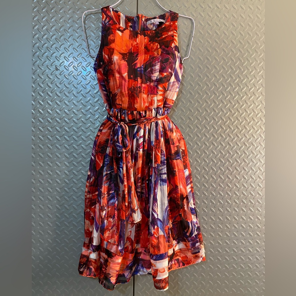 Luxe by Carmen Marc Valvo

Size 6 Women’s